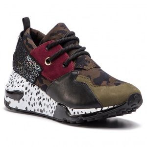 Steve Madden Cliff Sneakers - 6.5M